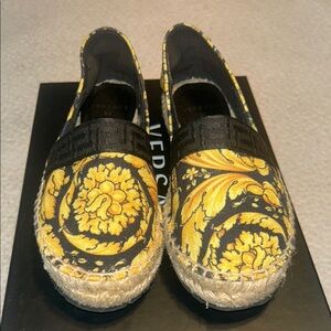 Versace girls Yellow and Black Espadrilles size 30